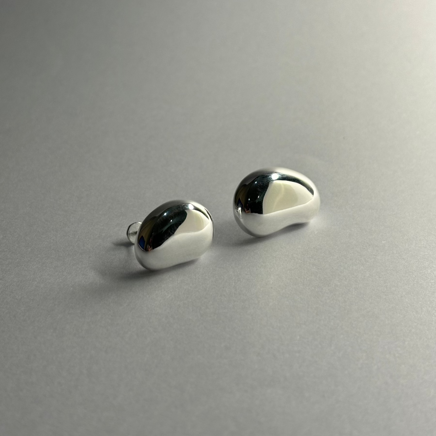 PEBBLE EARRINGS