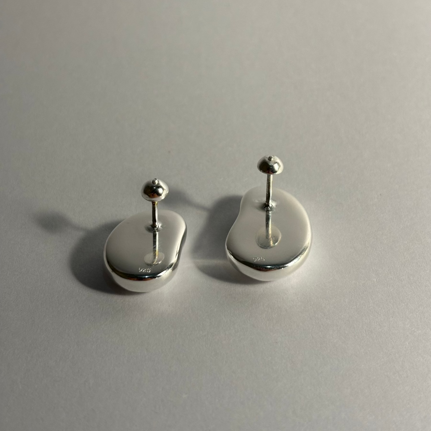 PEBBLE EARRINGS